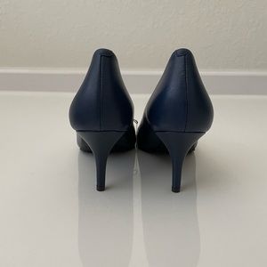 Cole Haan Marta Heel Pump Size 7.5 Navy Blue